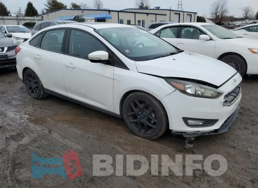 1FADP3F22GL342636 Photo# 4
