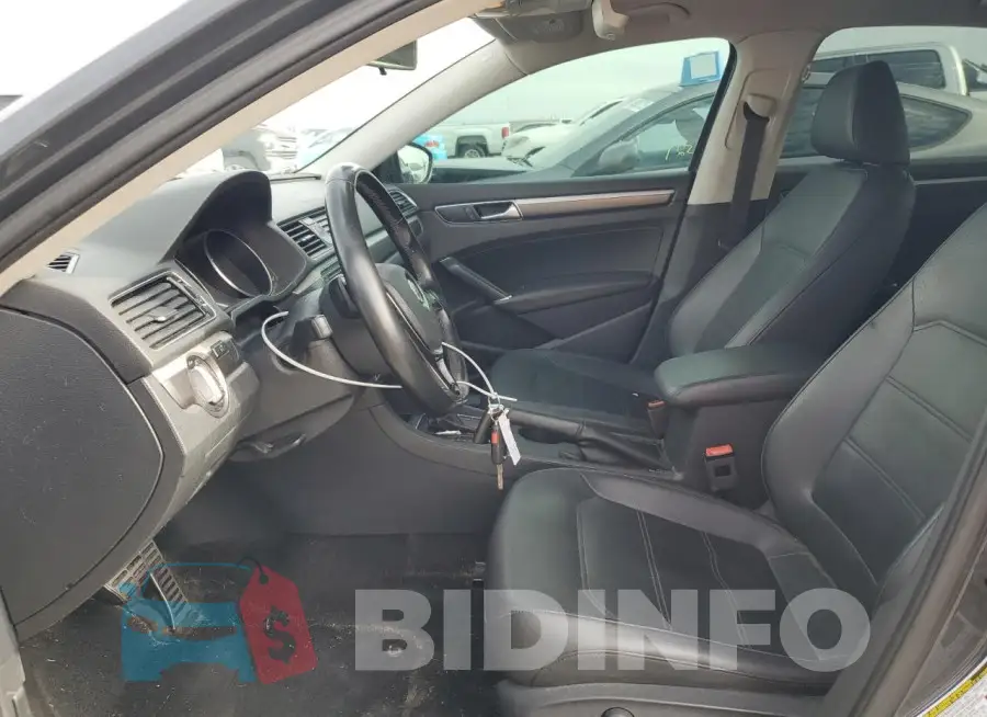 1VWDT7A35HC071194 Photo# 7