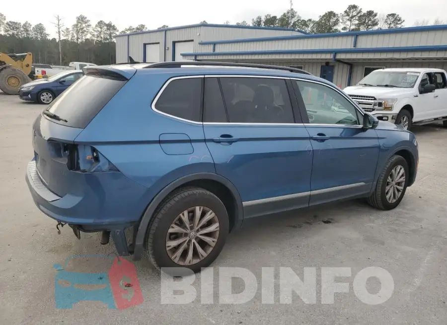 3VV3B7AXXJM128144 Photo# 3
