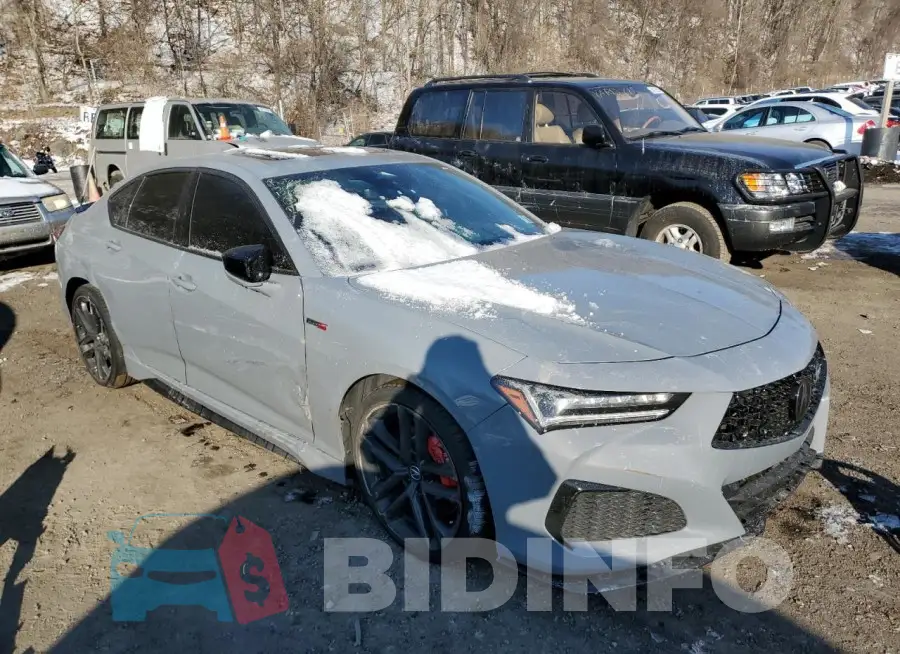 19UUB7F0XRA000155 Photo# 4