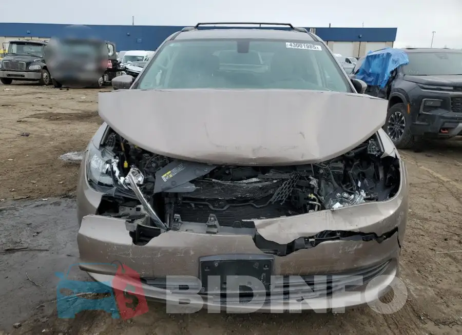 2C4RC1DG6HR621370 Photo# 5