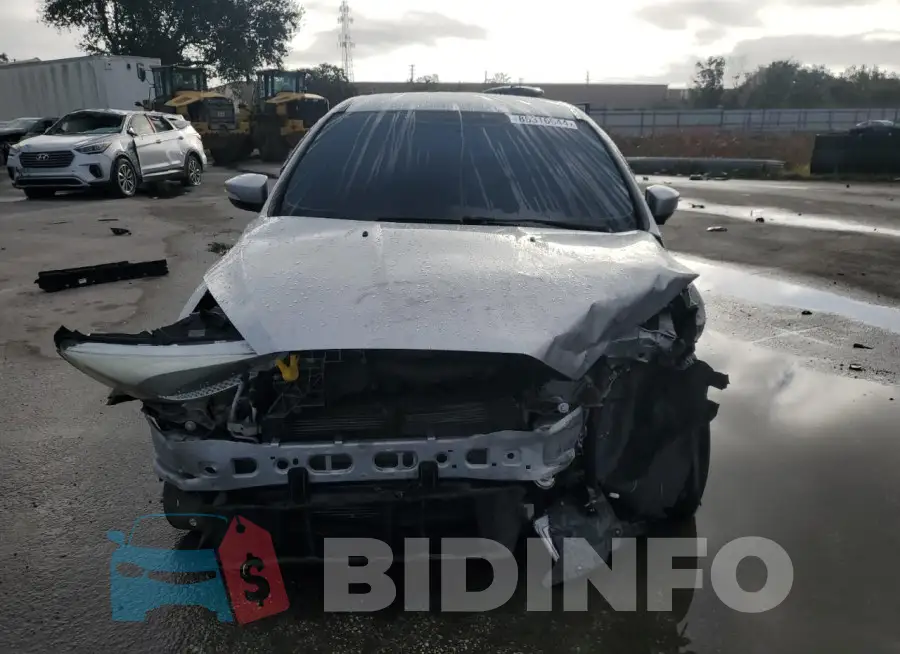 1FADP3F21GL400803 Photo# 5