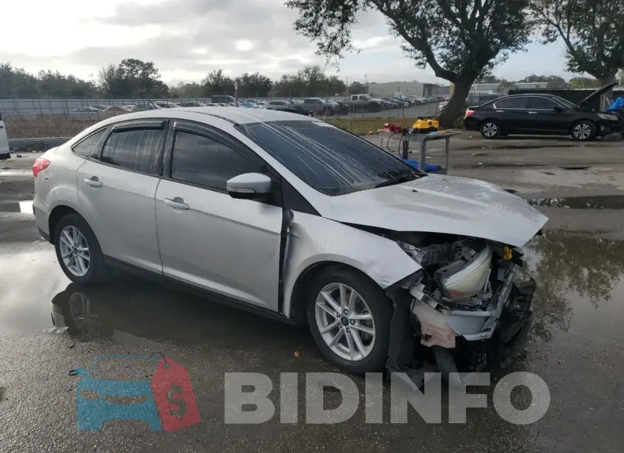 1FADP3F21GL400803 Photo# 4