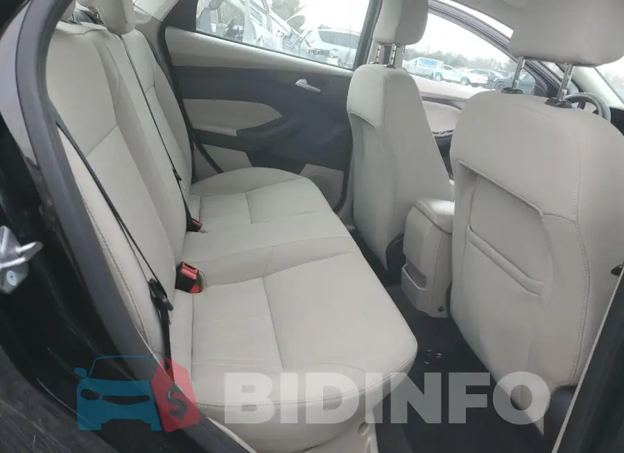 1FADP3F21JL324779 Photo# 10