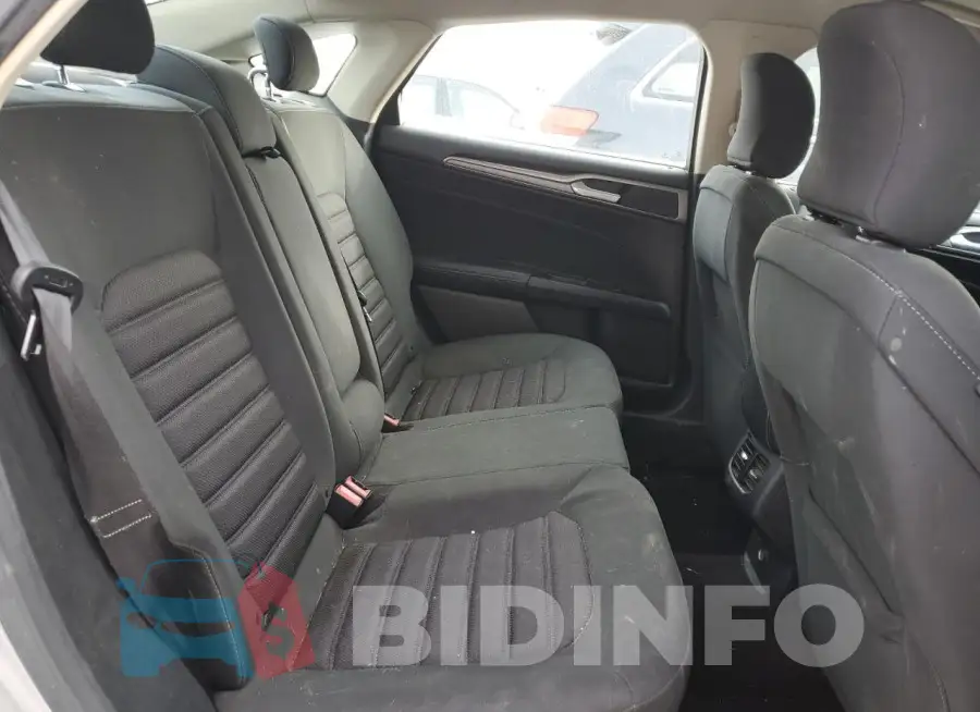 3FA6P0LU1HR223329 Photo# 10