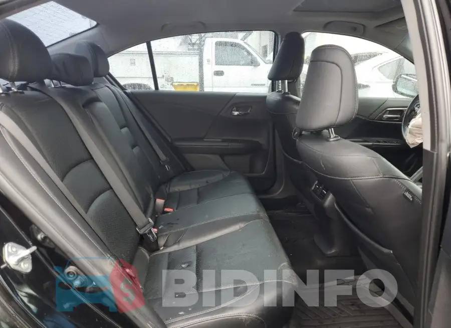 1HGCR2F87HA289543 Photo# 10