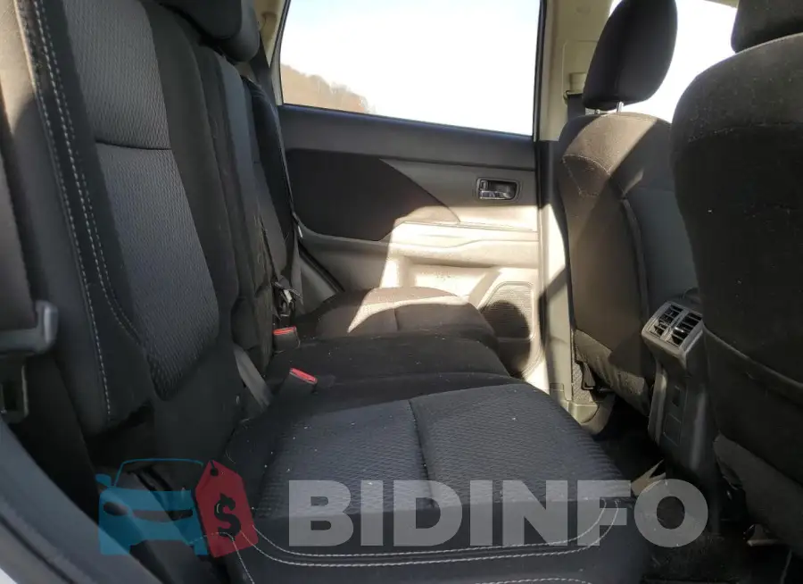 JA4AD2A32KZ005772 Photo# 11