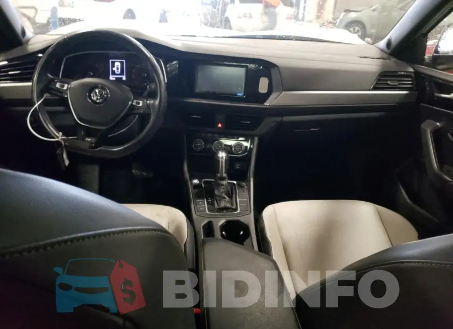 3VWC57BU9KM085585 Photo# 8