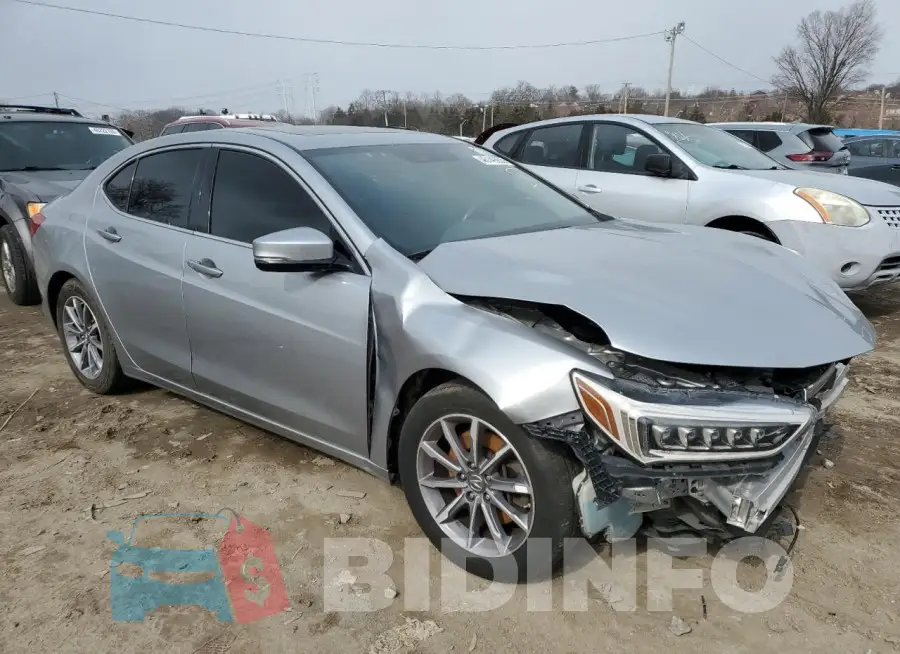 19UUB1F36JA011293 Photo# 4