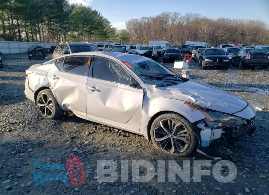 1N4BL4CV9RN416441 Photo# 4