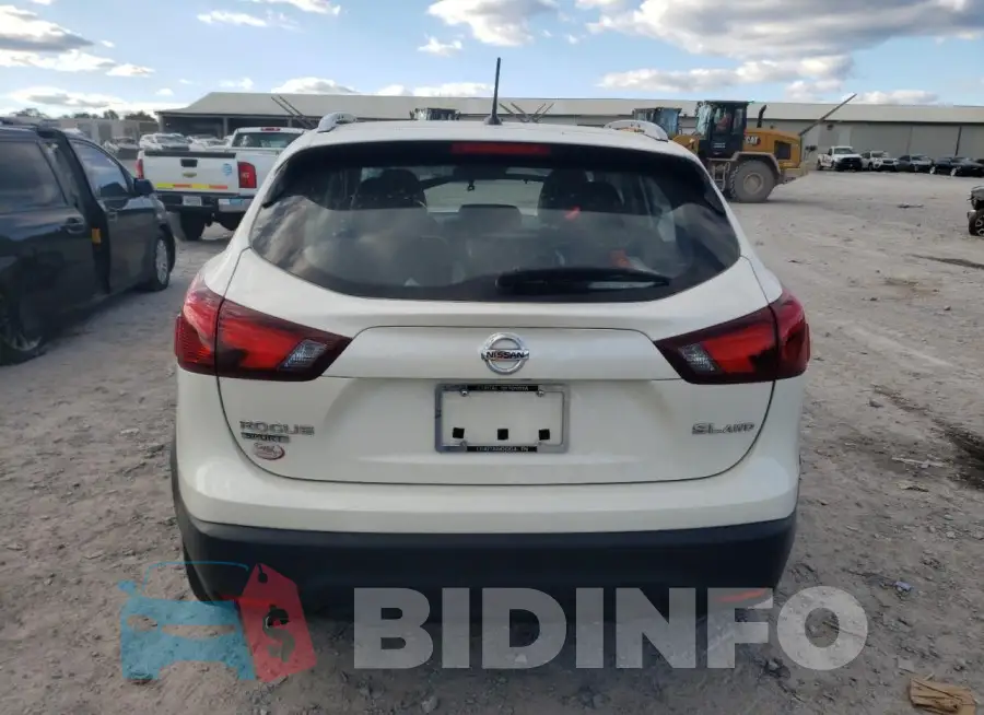 JN1BJ1CR7HW106849 Photo# 6