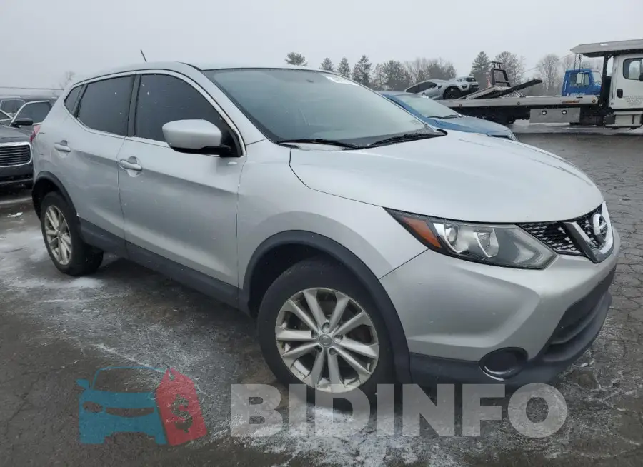 JN1BJ1CR9JW201676 Photo# 4