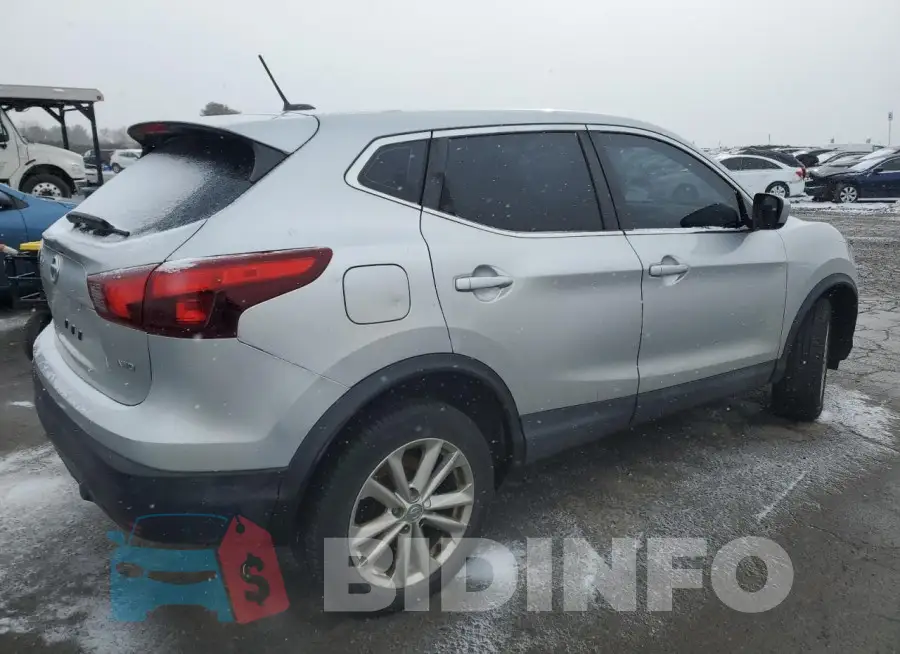 JN1BJ1CR9JW201676 Photo# 3