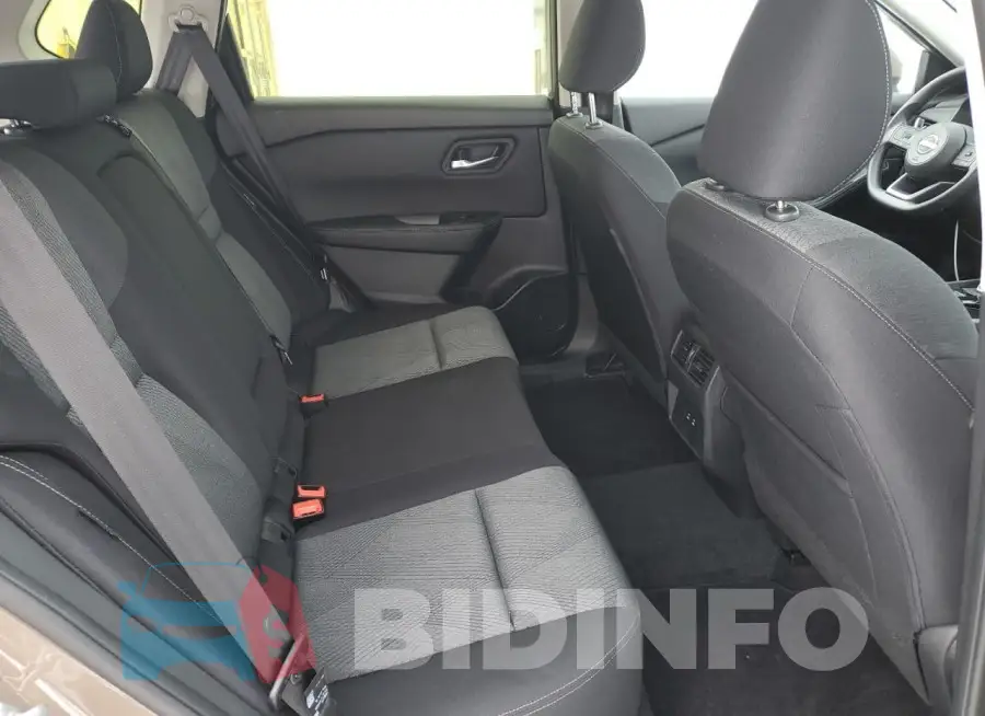 JN8BT3BB6RW447883 Photo# 11