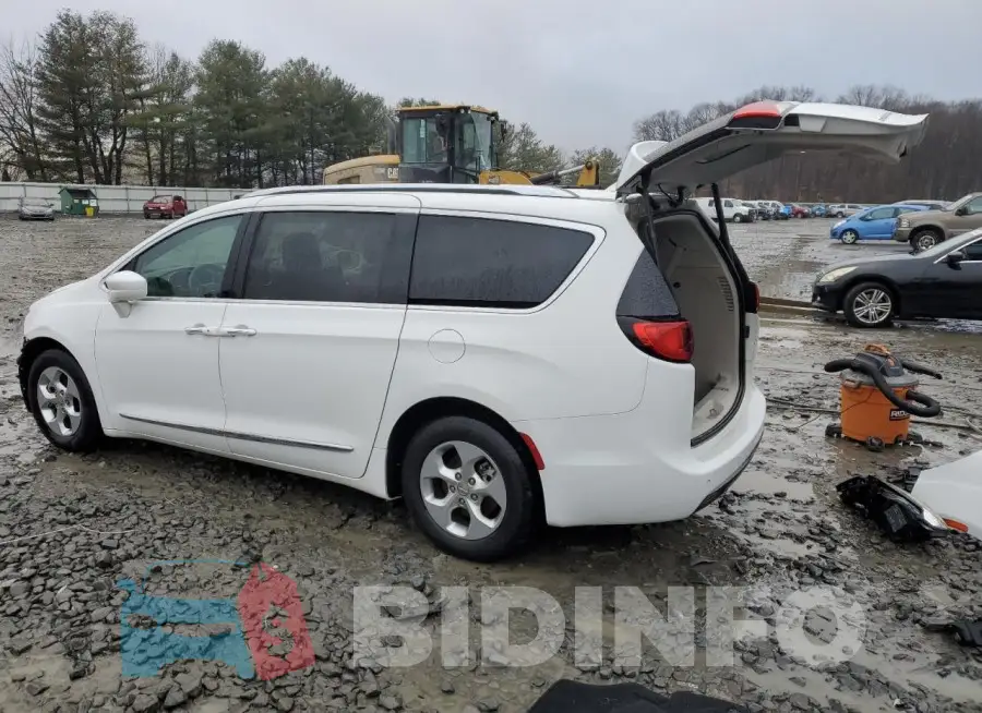 2C4RC1EG4HR516244 Photo# 2