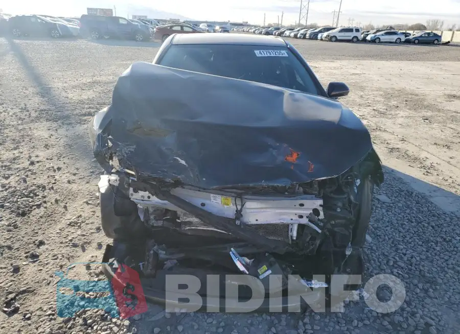 4T1F11AK5RU840824 Photo# 5