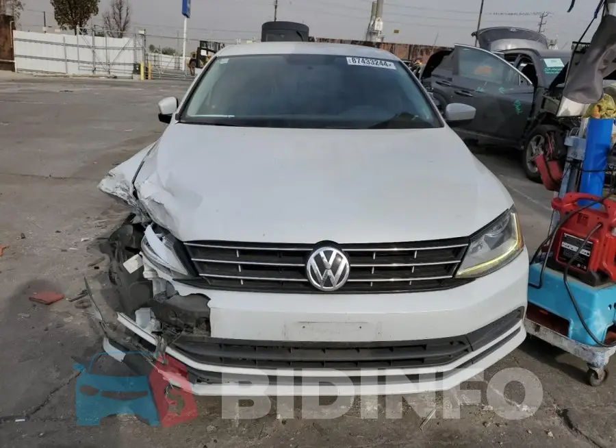 3VW2B7AJ7JM251578 Photo# 5