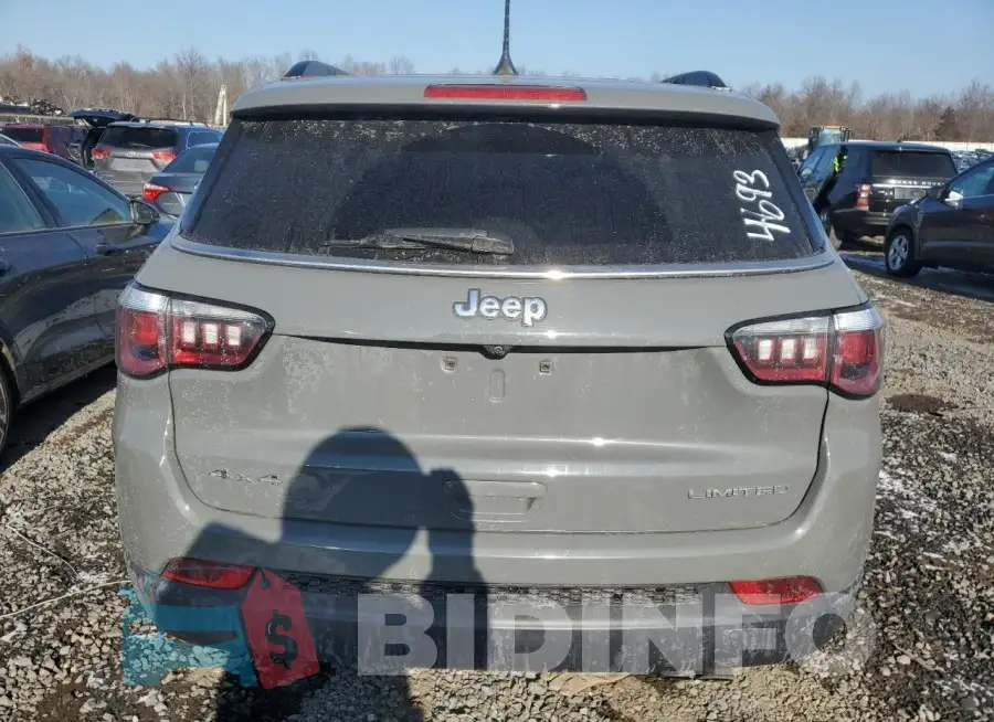 3C4NJDCB4LT137036 Photo# 6