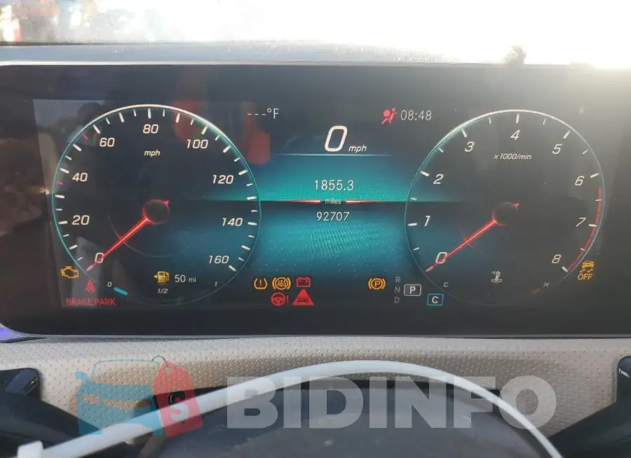 WDD3G4EB8KW025924 Photo# 9