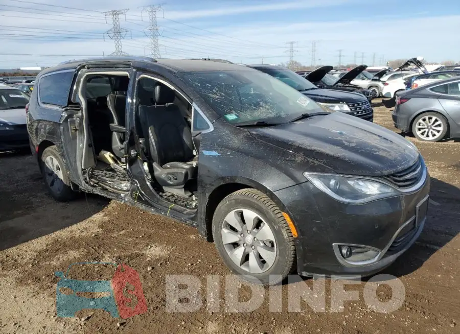 2C4RC1N74JR113063 Photo# 4