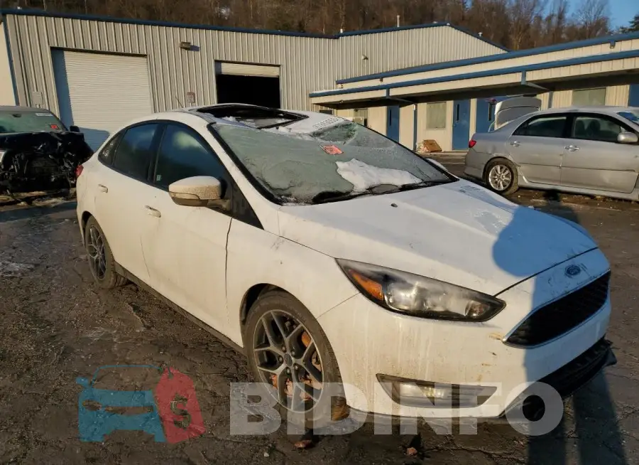 1FADP3H26JL228627 Photo# 4