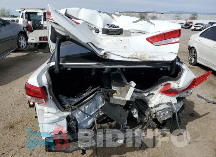 5XXGT4L32JG274884 Photo# 6