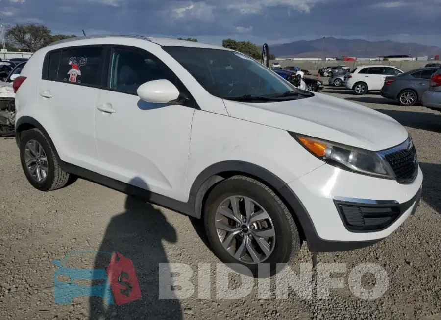 KNDPB3AC8G7812764 Photo# 4