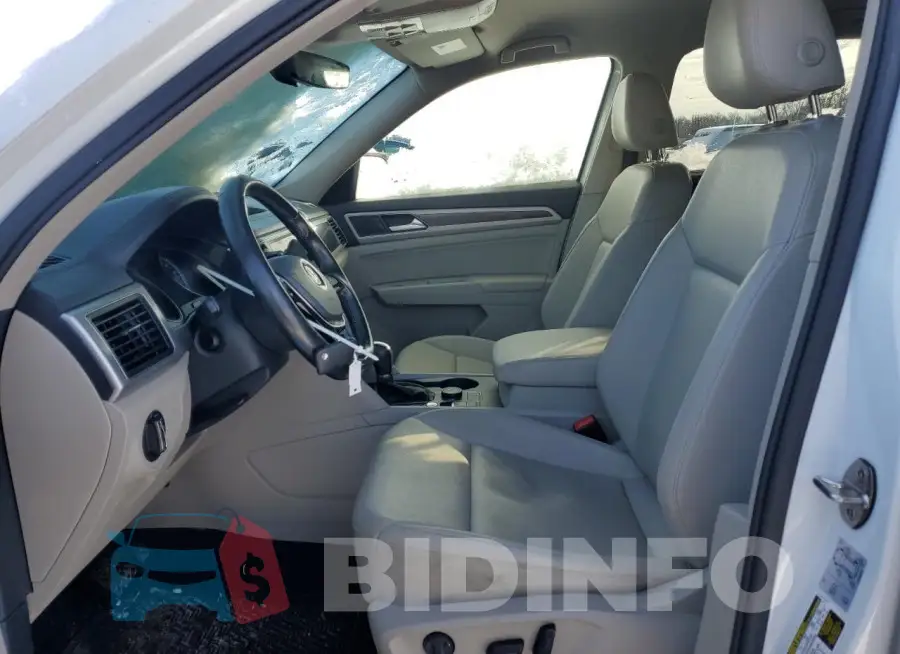 1V2LR2CA3JC511610 Photo# 7