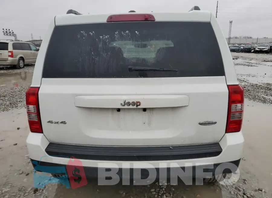 1C4NJRFB2GD658941 Photo# 6