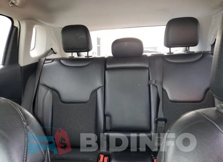 3C4NJDDB7LT208549 Photo# 10
