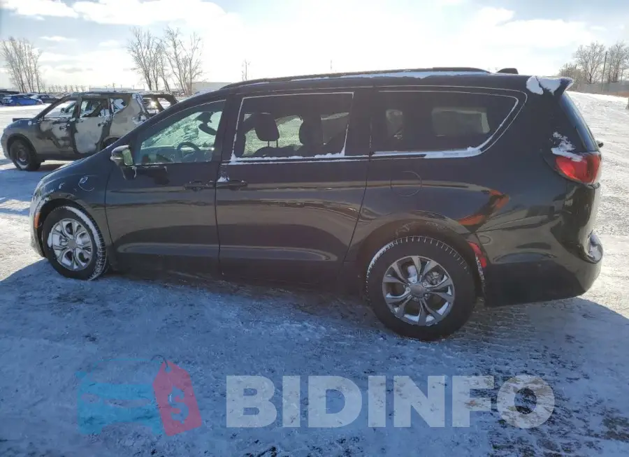 2C4RC1N79LR173682 Photo# 2