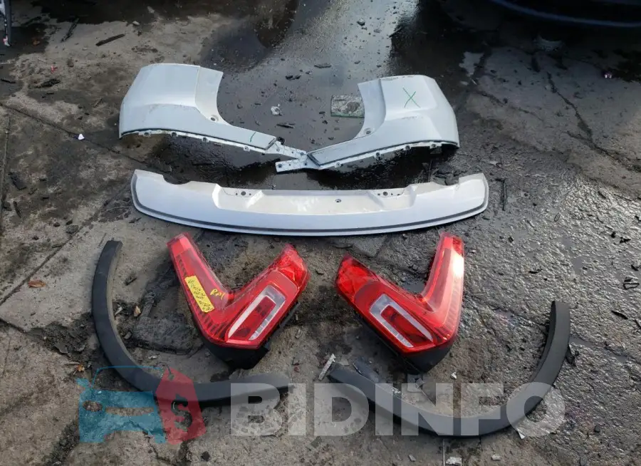 YV4162UK0L2323111 Photo# 13