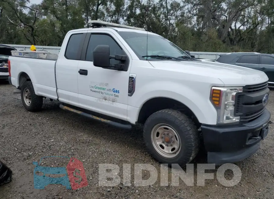 1FT7X2A60JEB41714 Photo# 4