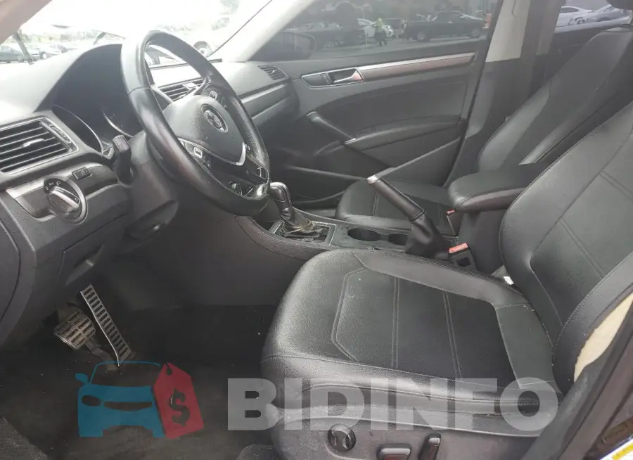 1VWDT7A33HC023760 Photo# 7