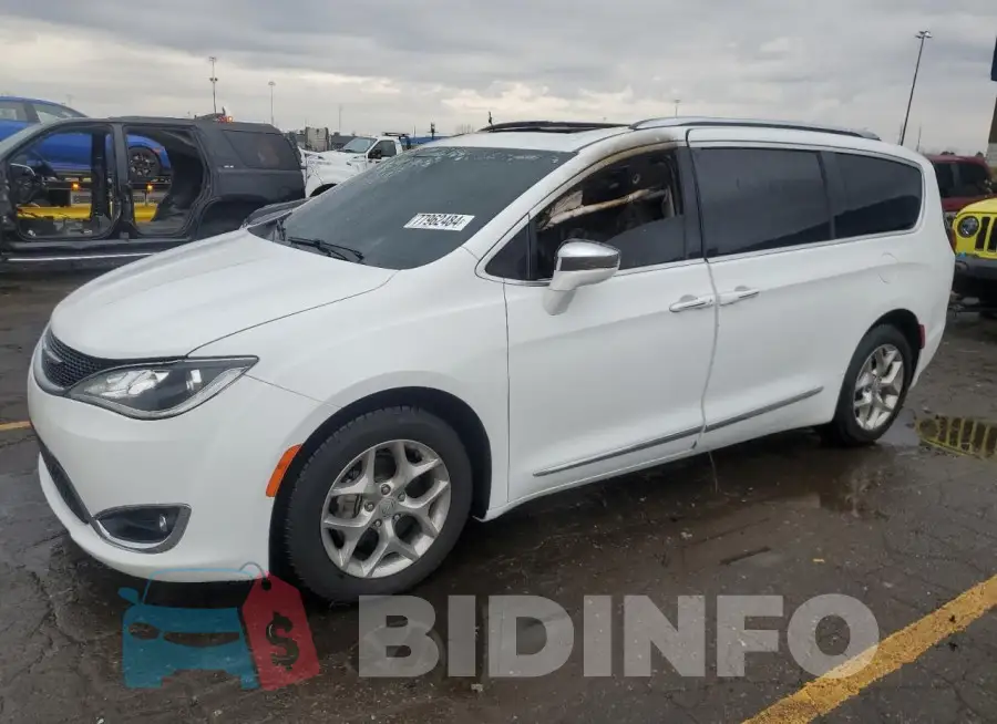 2C4RC1GG4JR269147 Photo# 1