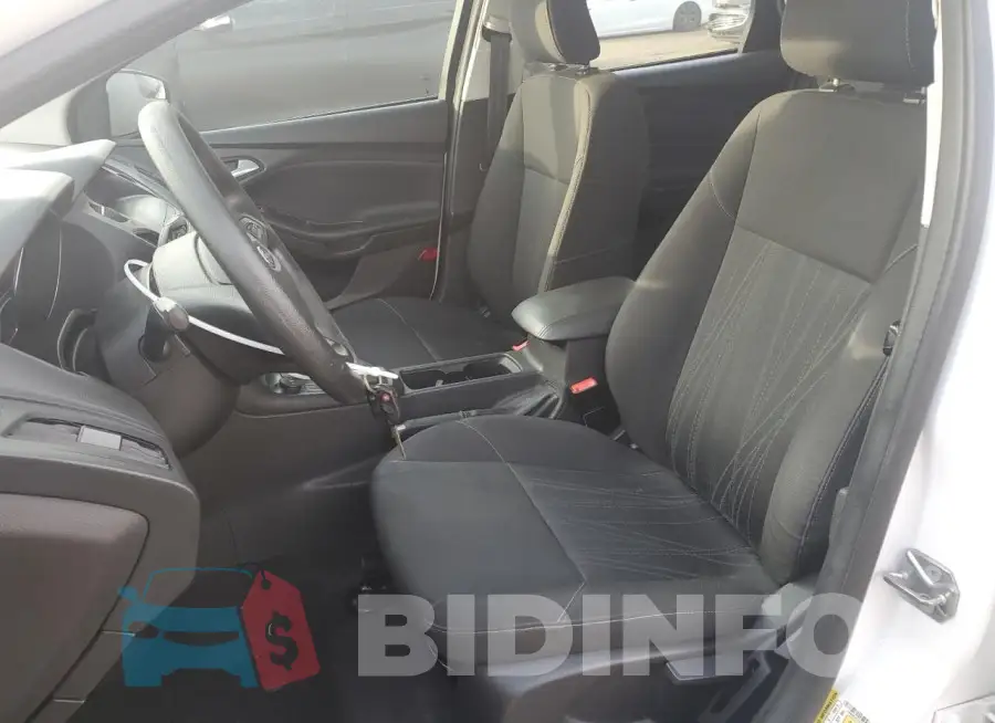 1FADP3F20JL209736 Photo# 7