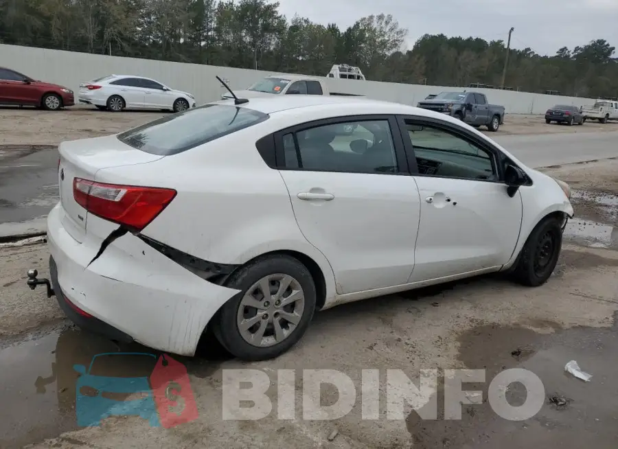 KNADM4A32G6585884 Photo# 3