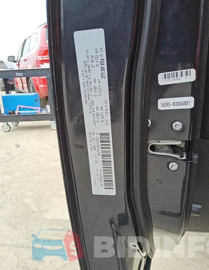 2C3CDXHG5KH512786 Photo# 12