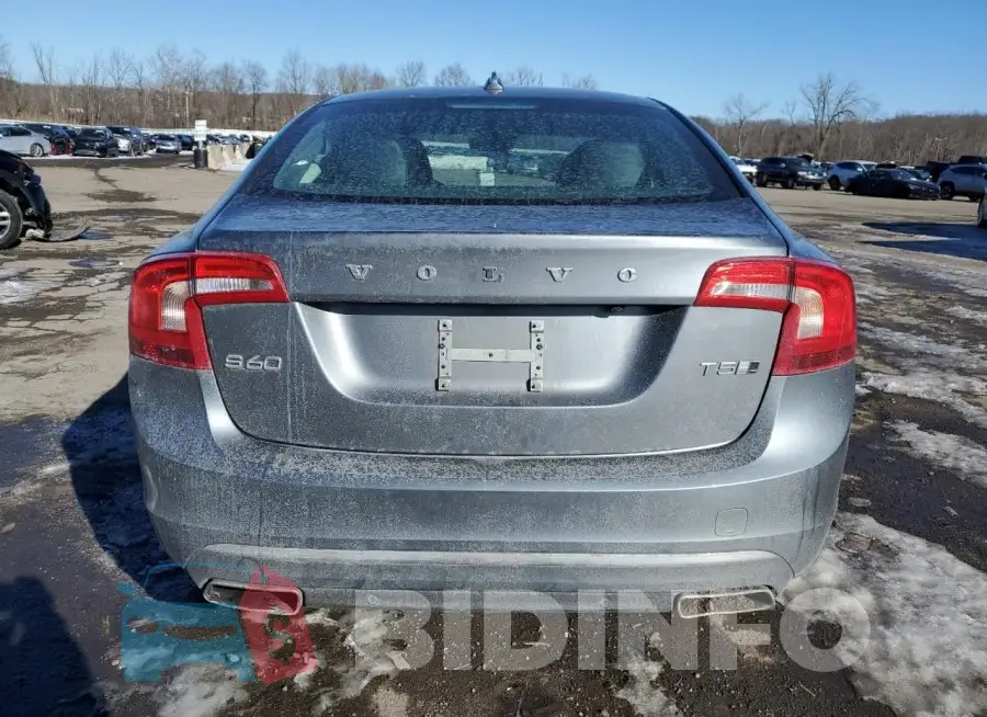 LYV402TK9JB160537 Photo# 6