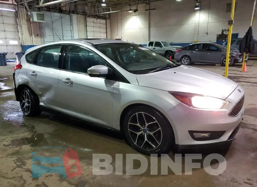 1FADP3M22HL307440 Photo# 4