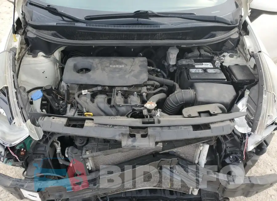 KNADM4A38G6682135 Photo# 11