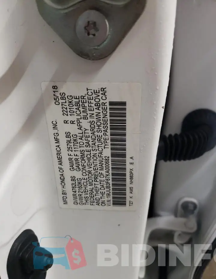 19UUB3F67KA000682 Photo# 12
