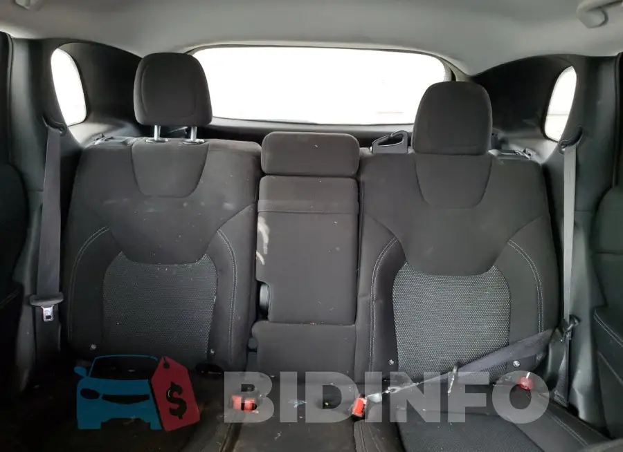 1C4PJLCB5KD175639 Photo# 10