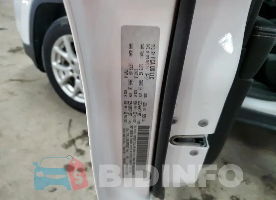 1C4PJLLB8JD553032 Photo# 13