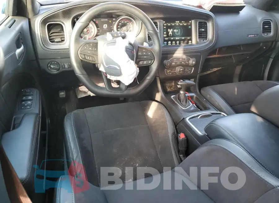 2C3CDXGJ0PH697902 Photo# 8