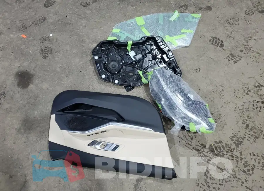 3MW5R7J01M8B70475 Photo# 12