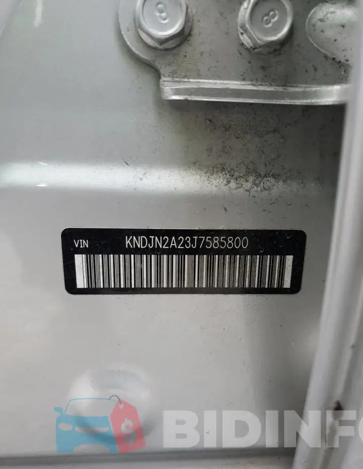 KNDJN2A23J7585800 Photo# 13