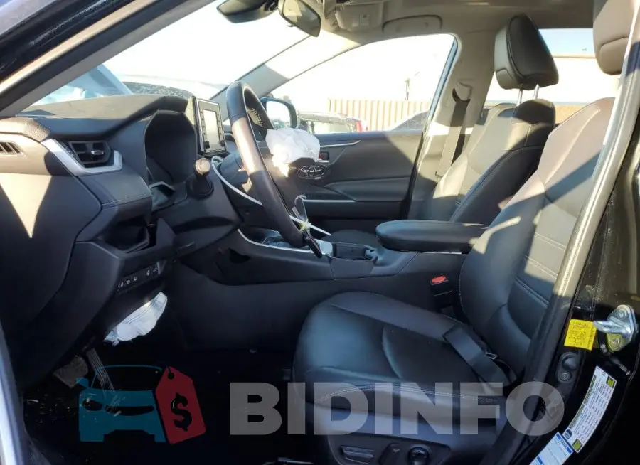 2T3A1RFV8MC253692 Photo# 7