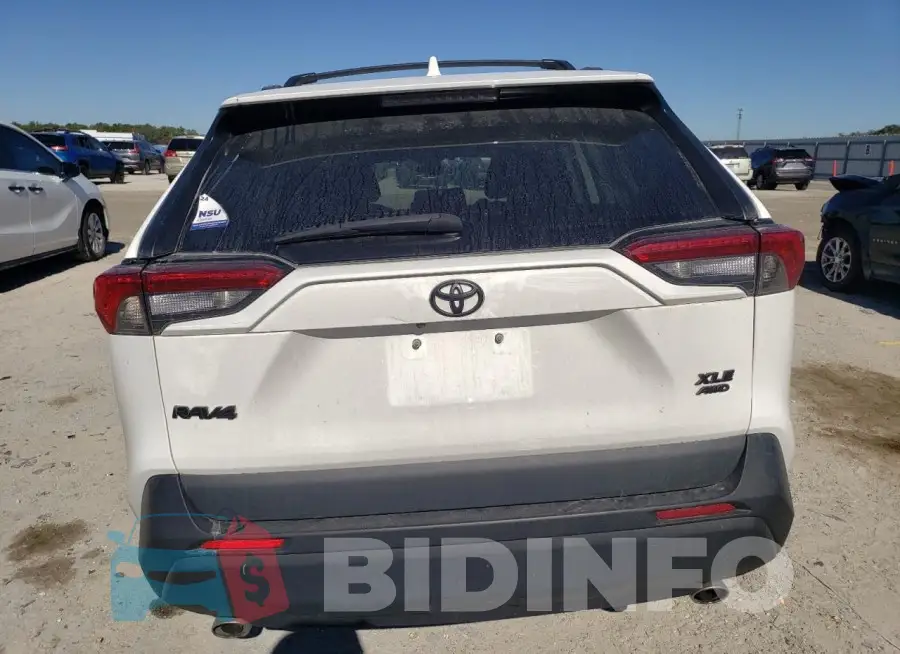 2T3P1RFV8MC213574 Photo# 6