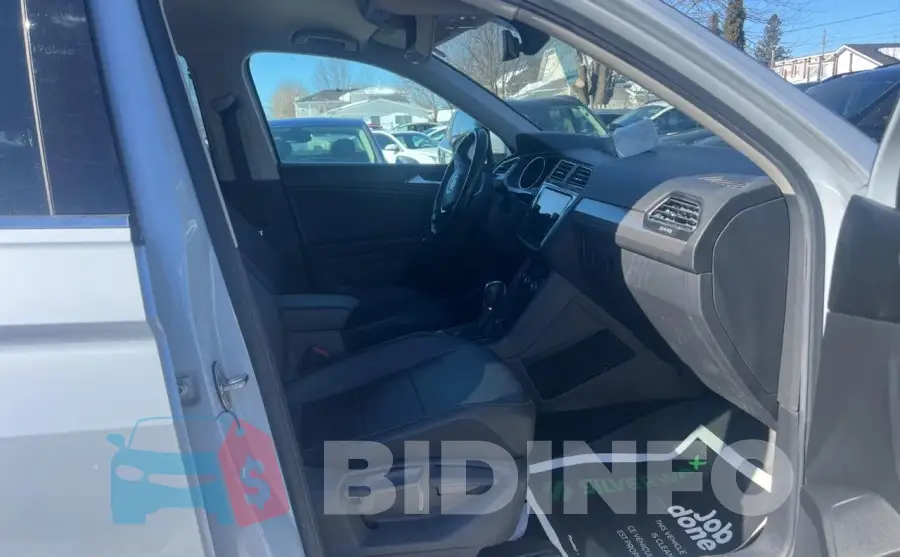 3VV2B7AX0JM166493 Photo# 5